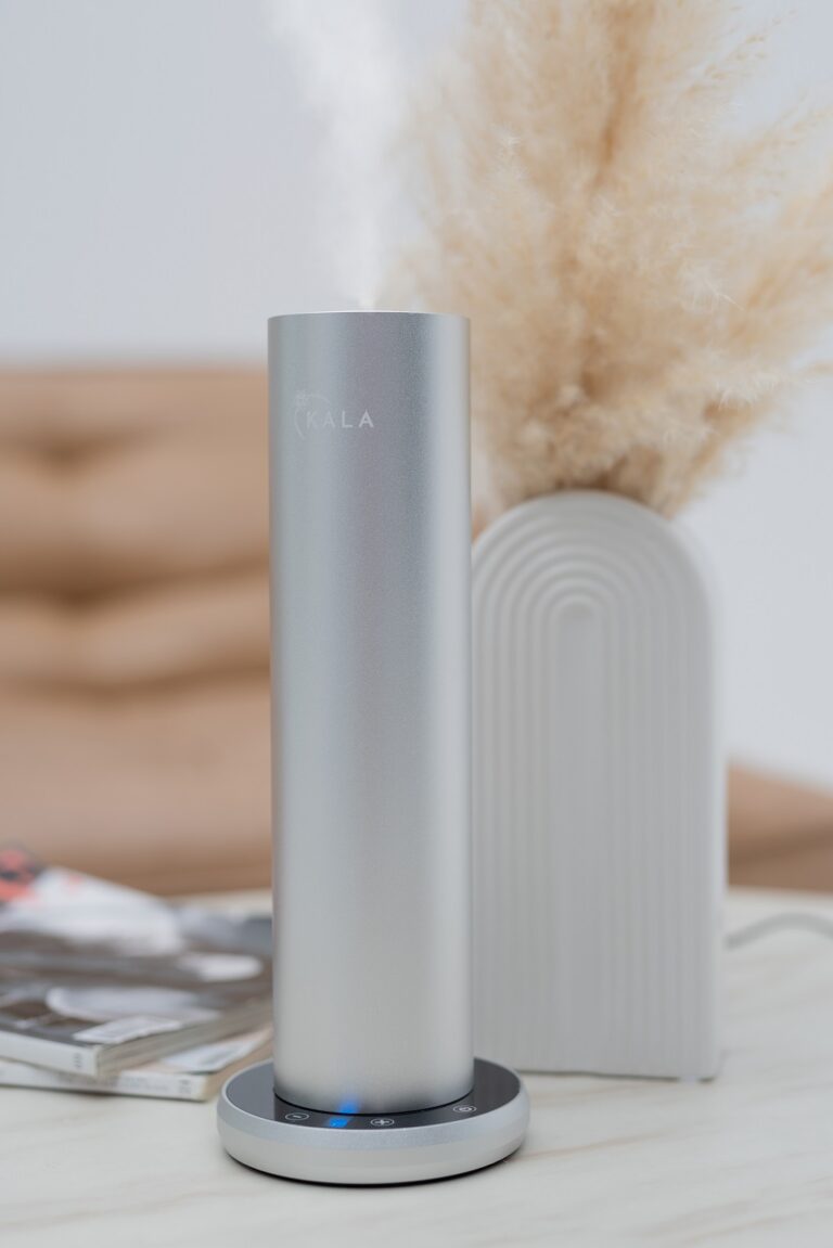 dyfuzor zapachowy ifresh minitube srebrny w trakcie pracy